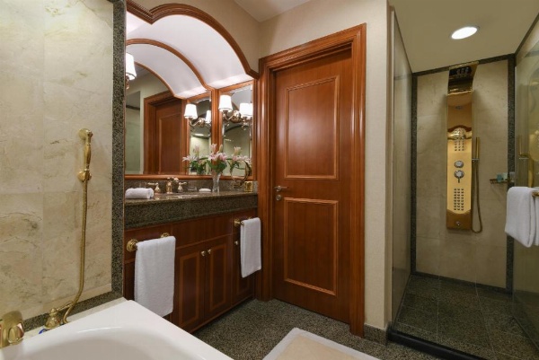 Al Aziziyah Boutique Hotel image 18